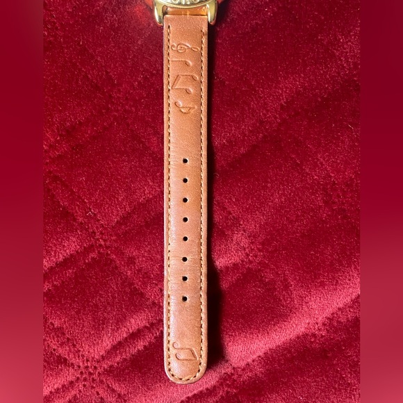 Vintage Musical Lorus Disney Watch Plays Beatles Song 'I Want To Hold Your Hand - Picture 6 of 17